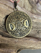 Amulett – bronzefarben, Wicca, Lakhovsky MWO, Disc in schwarz, goldlegiert, kupferunterlegt – Produktansicht 1