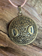 Amulett – bronzefarben, Wicca, Lakhovsky MWO, Disc in schwarz, goldlegiert, kupferunterlegt – Produktansicht 1