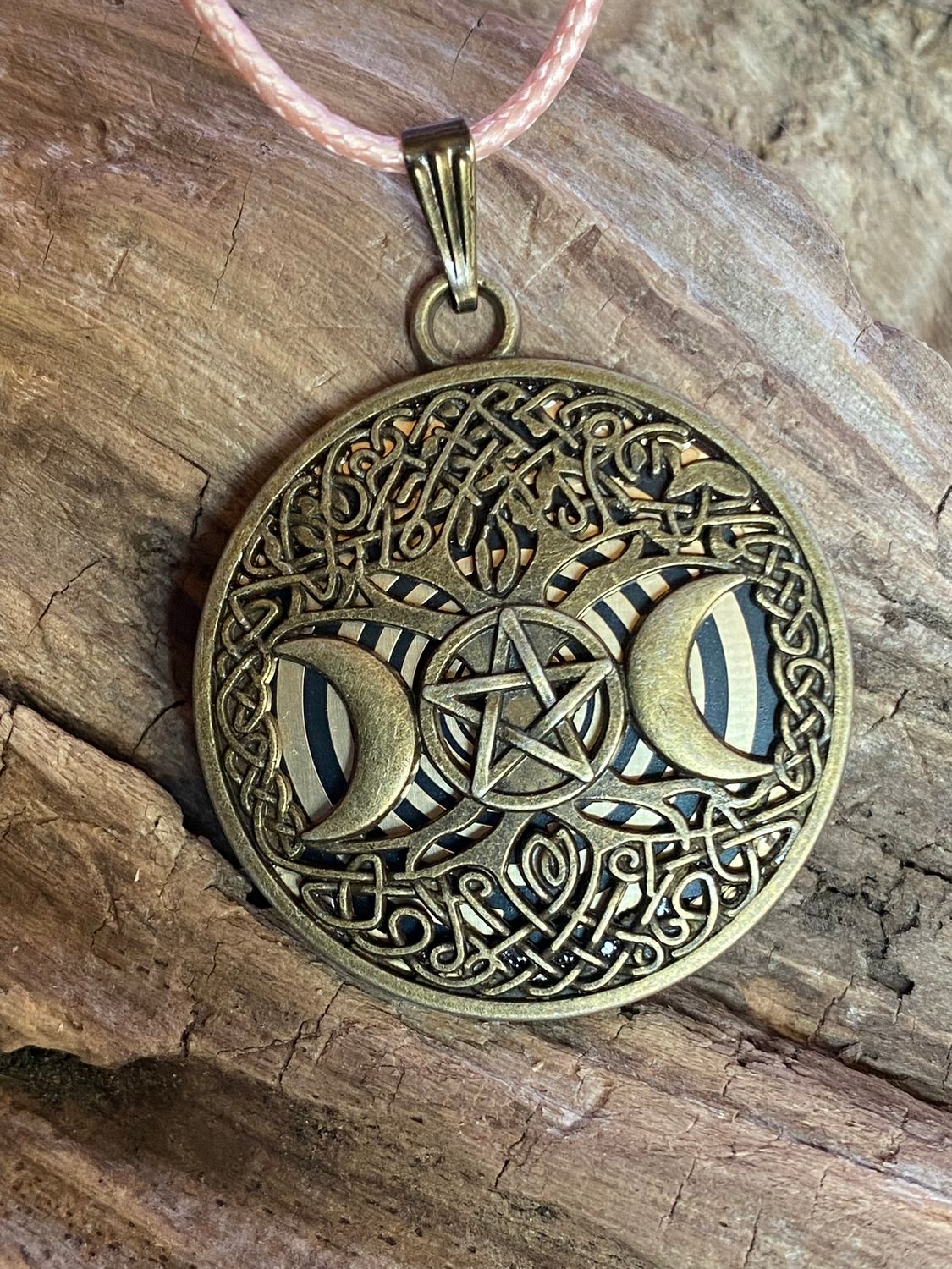 Amulett – bronzefarben, Wicca, Lakhovsky MWO, Disc in schwarz, goldlegiert, kupferunterlegt – Produktansicht 1