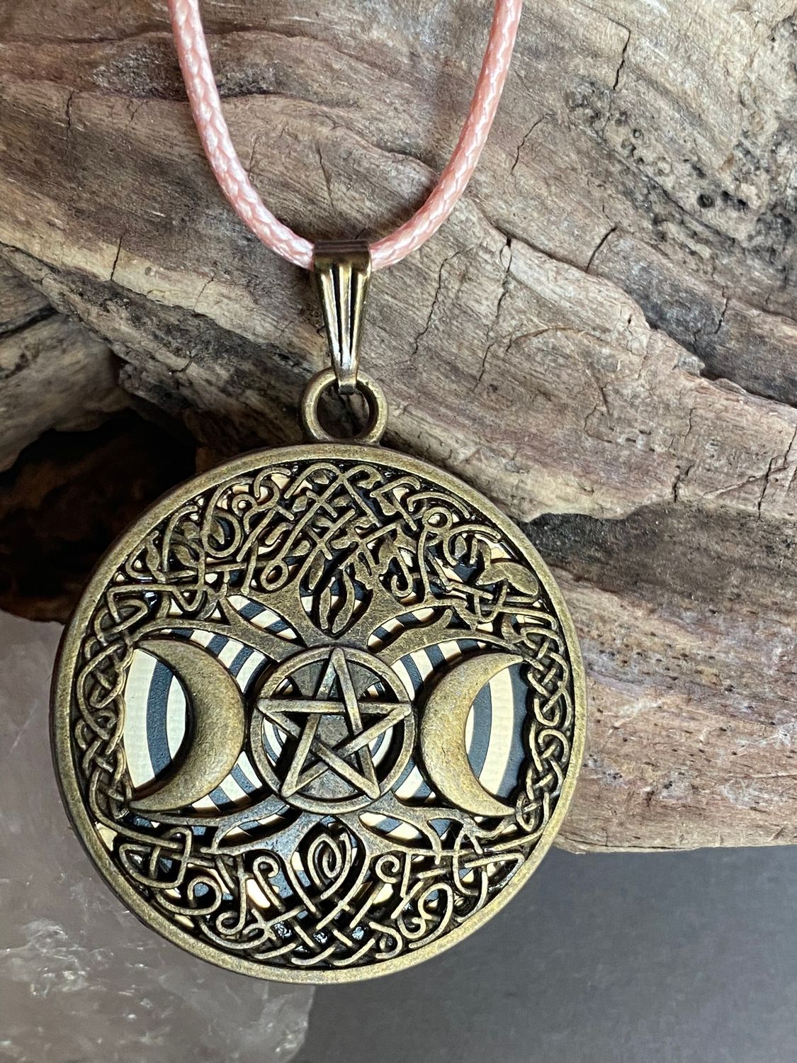 Amulett – bronzefarben, Wicca, Lakhovsky MWO, Disc in schwarz, goldlegiert, kupferunterlegt – Produktansicht 1