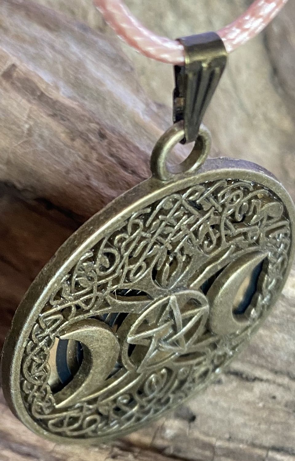 Amulett – bronzefarben, Wicca, Lakhovsky MWO, Disc in schwarz, goldlegiert, kupferunterlegt – Produktansicht 1
