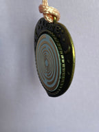 Amulett – bronzefarben, Herz, Lakhovsky MWO, Disc in weiß, goldlegiert, kupferunterlegt – Produktansicht 1