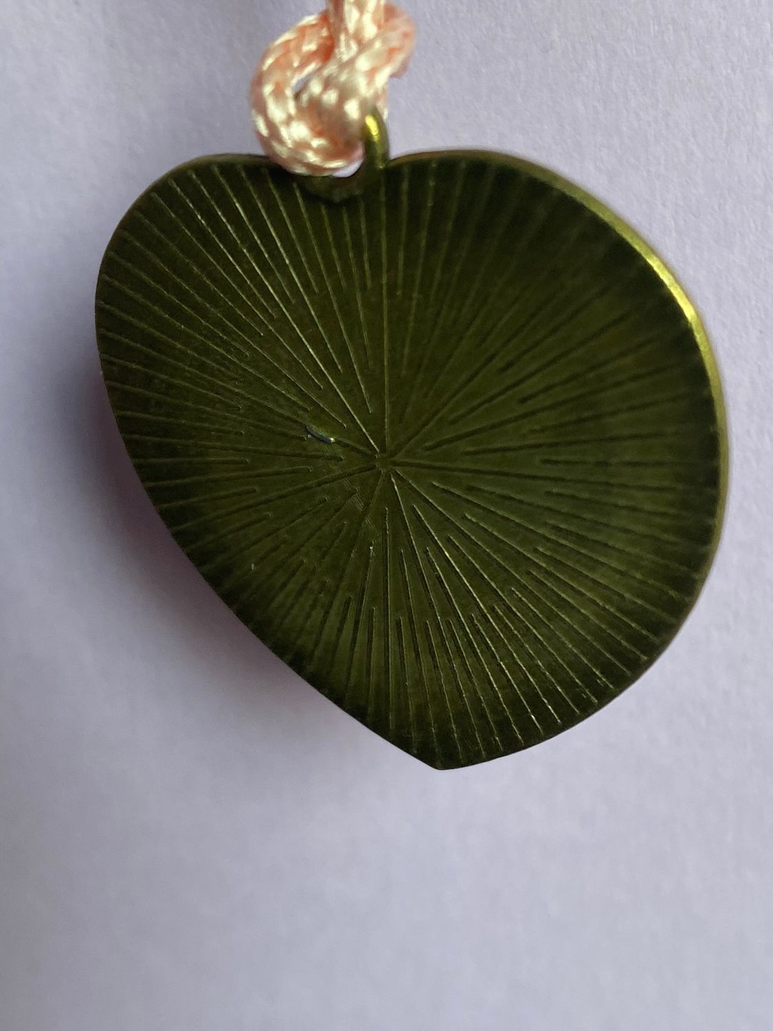 Amulett – bronzefarben, Herz, Lakhovsky MWO, Disc in weiß, goldlegiert, kupferunterlegt – Produktansicht 1