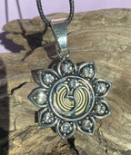 Amulett – Lotus Glitzer – Lakhovsky MWO – Lakhovsky MWO + Lotus – nachtschwarz – Produktansicht 1