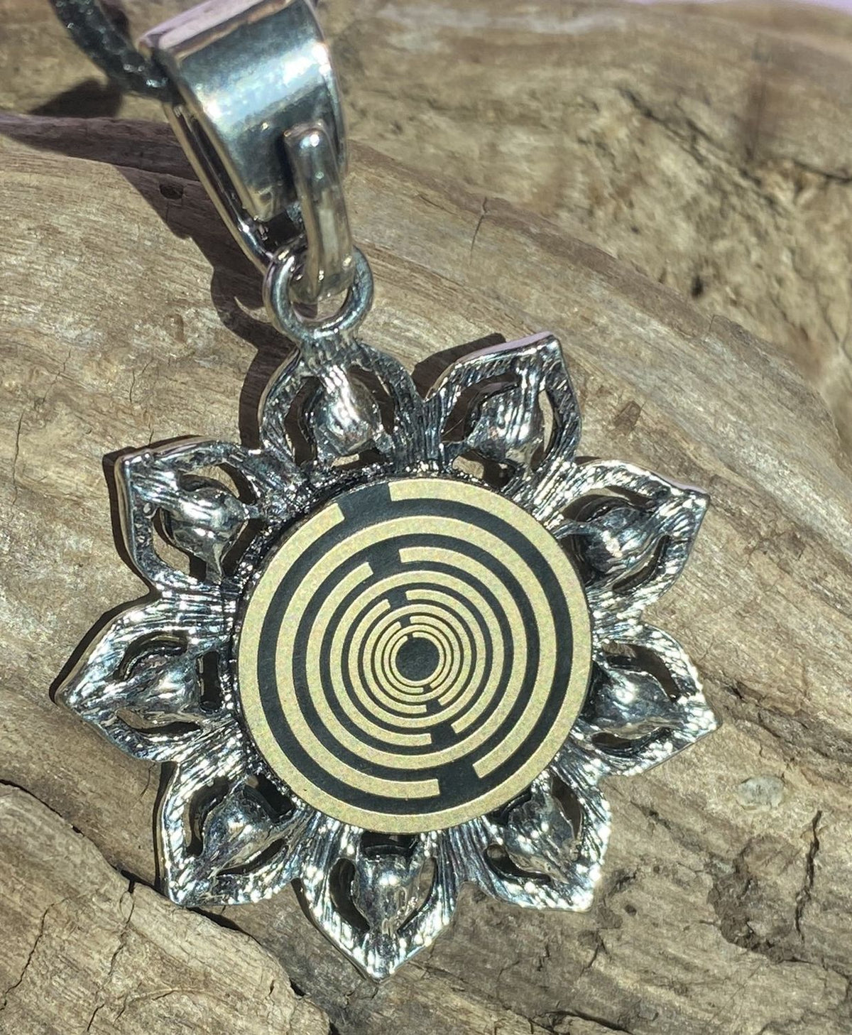 Amulett – Lotus Glitzer – Lakhovsky MWO – Lakhovsky MWO + Lotus – nachtschwarz – Produktansicht 1