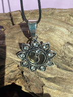 Amulett – Lotus Glitzer – Lakhovsky MWO – Lakhovsky MWO + Lotus – nachtschwarz – Produktansicht 1