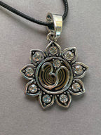 Amulett – Lotus Glitzer – Lakhovsky MWO – Lakhovsky MWO + Lotus – nachtschwarz – Produktansicht 1