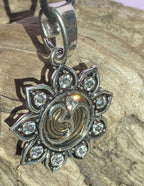 Amulett – Lotus Glitzer – Lakhovsky MWO – Lakhovsky MWO + Lotus – nachtschwarz – Produktansicht 1