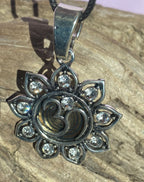 Amulett – Lotus Glitzer – Lakhovsky MWO – Lakhovsky MWO + Lotus – nachtschwarz – Produktansicht 1