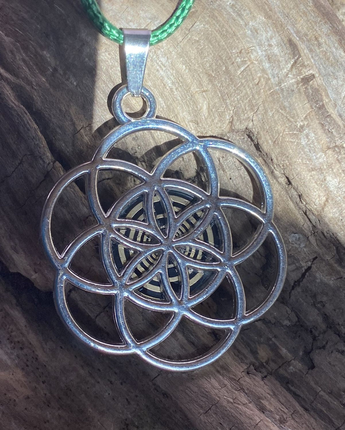 Amulett – Samen des Lebens – Lakhovsky MWO – Lakhovsky MWO – nachtschwarz – Produktansicht 1