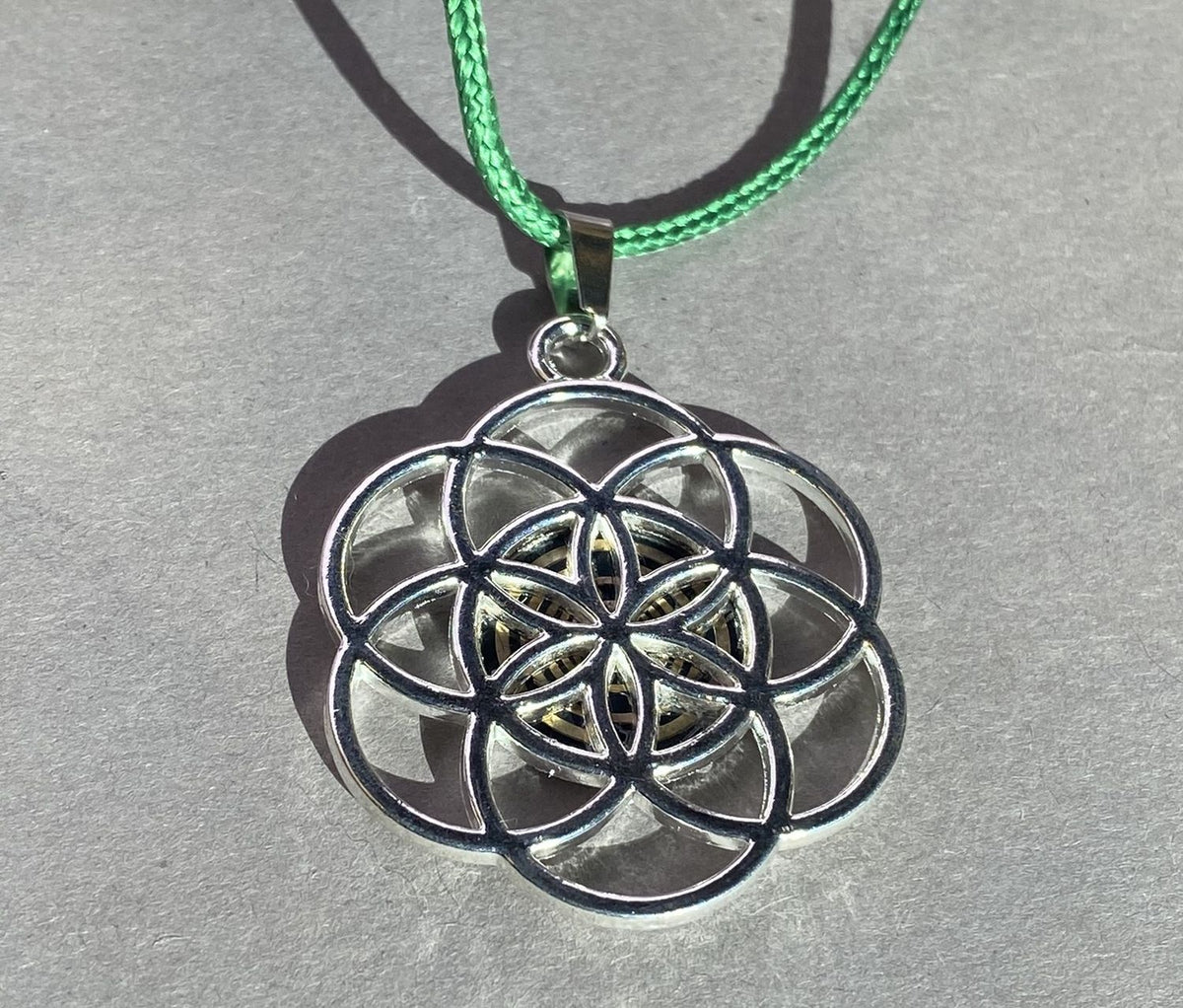 Amulett – Samen des Lebens – Lakhovsky MWO – Lakhovsky MWO – nachtschwarz – Produktansicht 1