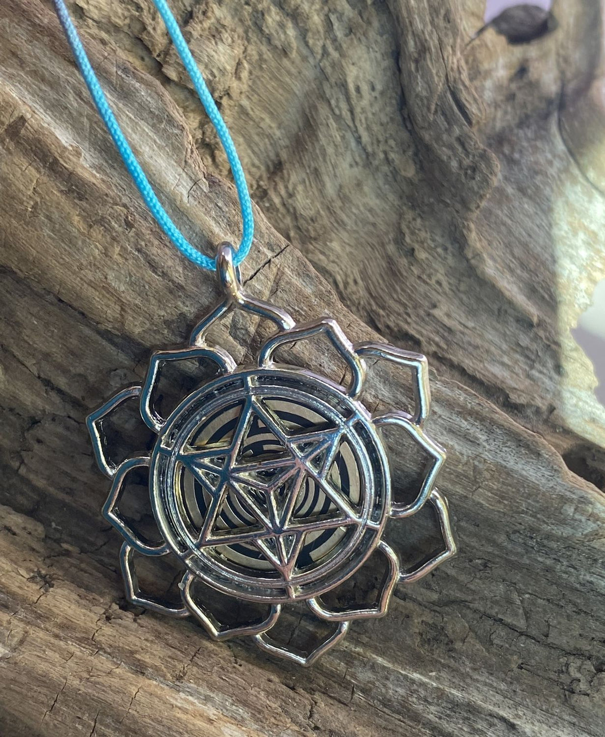 Amulett – Merkaba Kreis – Lakhovsky MWO – Lakhovsky MWO + Merkaba – nachtschwarz – Produktansicht 1
