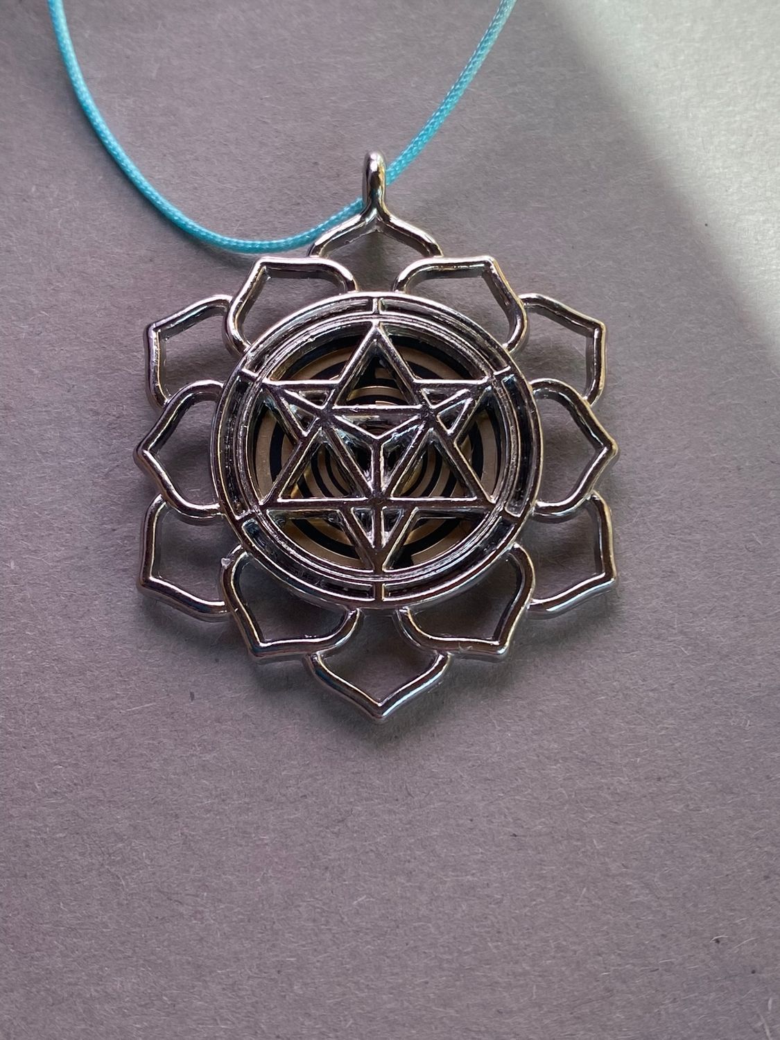 Amulett – Merkaba Kreis – Lakhovsky MWO – Lakhovsky MWO + Merkaba – nachtschwarz – Produktansicht 1
