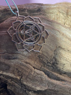 Amulett – Merkaba Kreis – Lakhovsky MWO – Lakhovsky MWO + Merkaba – nachtschwarz – Produktansicht 1