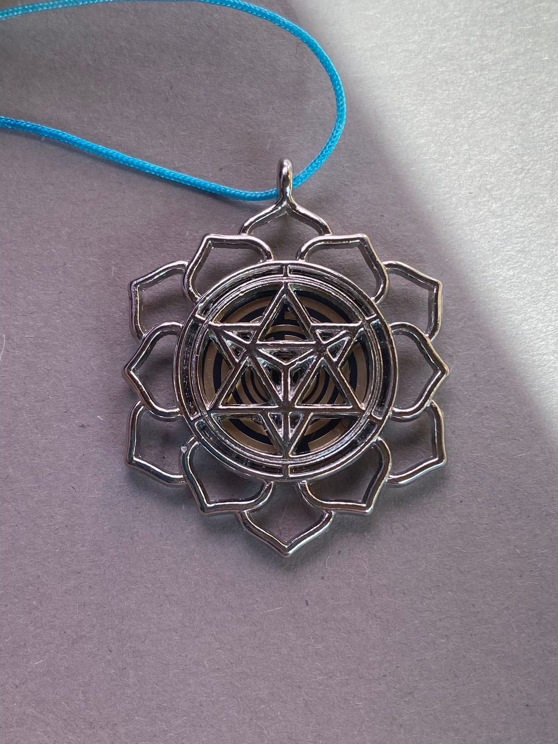 Amulett – Merkaba Kreis – Lakhovsky MWO – Lakhovsky MWO + Merkaba – nachtschwarz – Produktansicht 1