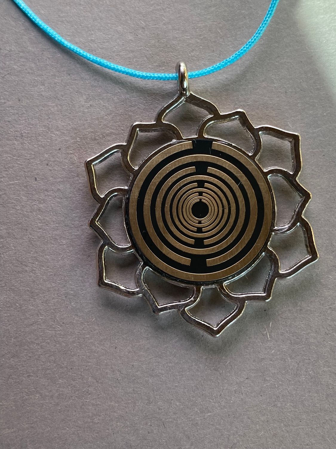 Amulett – Merkaba Kreis – Lakhovsky MWO – Lakhovsky MWO + Merkaba – nachtschwarz – Produktansicht 1