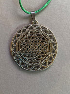 Amulett – Sri Yantra – Vector Equilibrium+ – Sri Yantra + Vector Equilibrium – nachtschwarz – Produktansicht 1