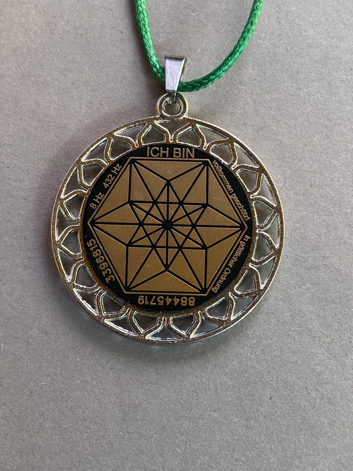 Amulett – Sri Yantra – Vector Equilibrium+ – Sri Yantra + Vector Equilibrium – nachtschwarz – Produktansicht 1