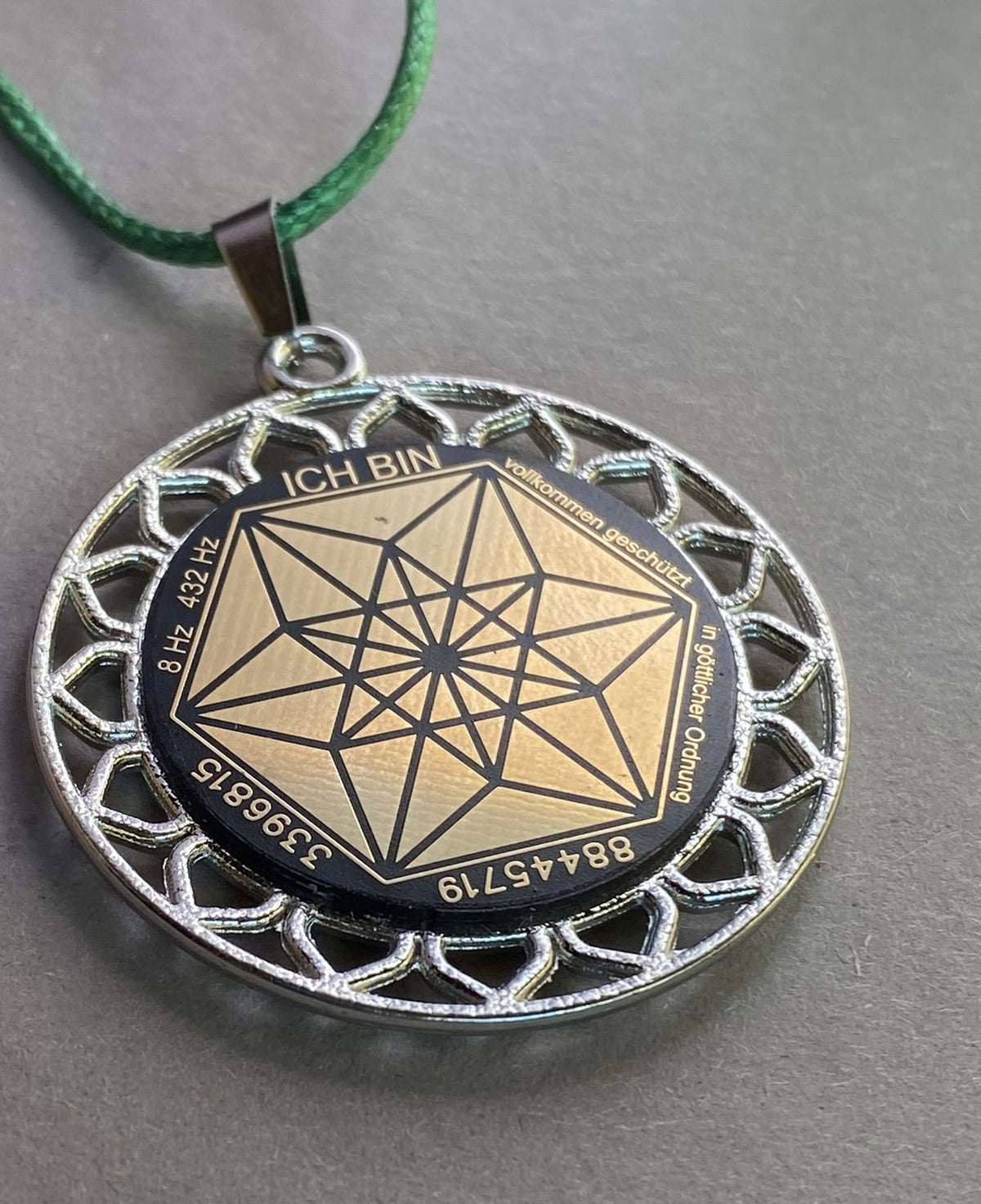 Amulett – Sri Yantra – Vector Equilibrium+ – Sri Yantra + Vector Equilibrium – nachtschwarz – Produktansicht 1