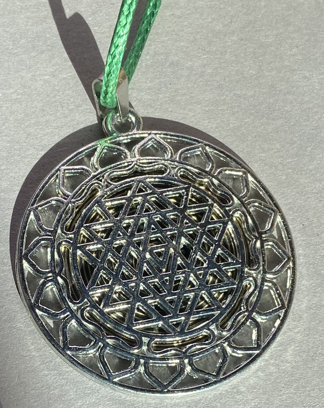 Amulett – Sri Yantra – Vector Equilibrium+ – Sri Yantra + Vector Equilibrium – nachtschwarz – Produktansicht 1