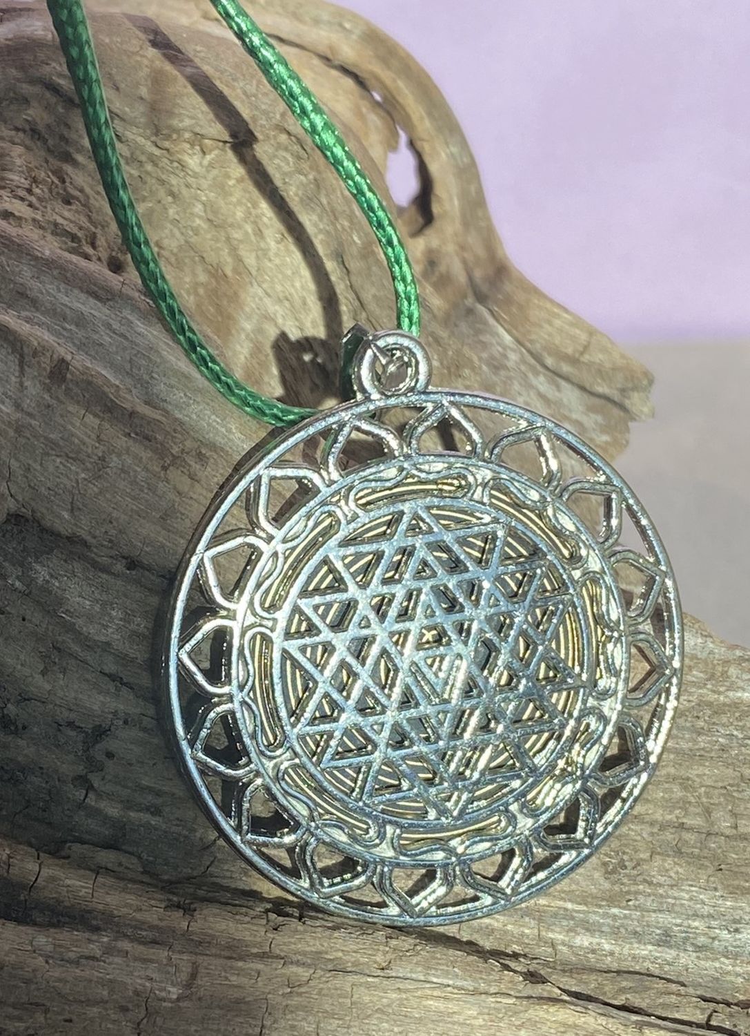 Amulett – Sri Yantra – Vector Equilibrium+ – Sri Yantra + Vector Equilibrium – nachtschwarz – Produktansicht 1