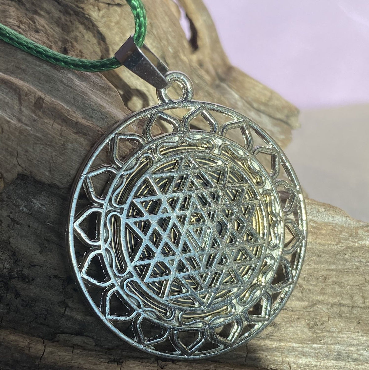 Amulett – Sri Yantra – Vector Equilibrium+ – Sri Yantra + Vector Equilibrium – nachtschwarz – Produktansicht 1