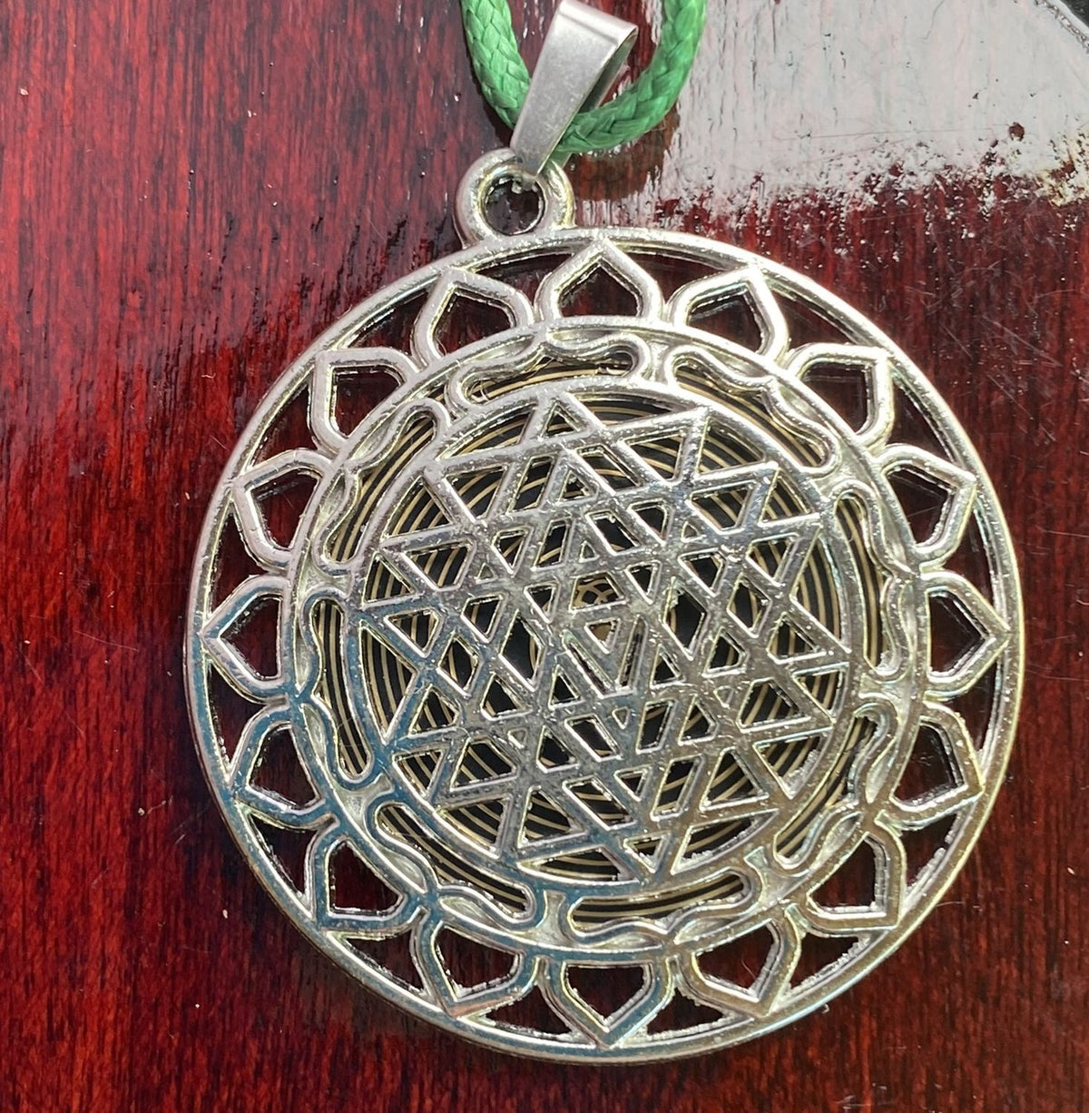 Amulett – Sri Yantra – Vector Equilibrium+ – Sri Yantra + Vector Equilibrium – nachtschwarz – Produktansicht 1