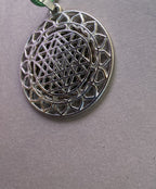 Amulett – Sri Yantra – Vector Equilibrium+ – Sri Yantra + Vector Equilibrium – nachtschwarz – Produktansicht 1