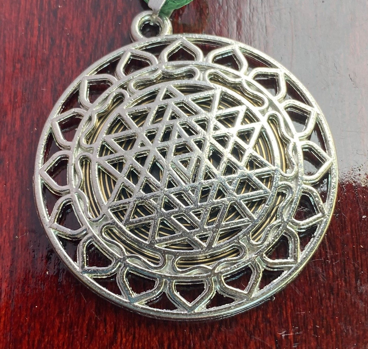 Amulett – Sri Yantra – Vector Equilibrium+ – Sri Yantra + Vector Equilibrium – nachtschwarz – Produktansicht 1