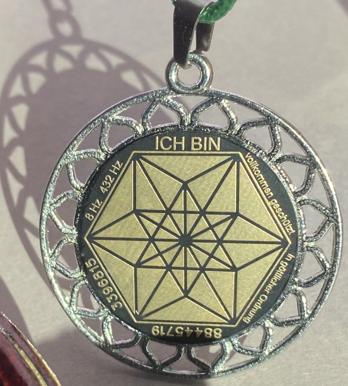 Amulett – Sri Yantra – Vector Equilibrium+ – Sri Yantra + Vector Equilibrium – nachtschwarz – Produktansicht 1