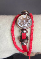 Armband-mehrsträngig, rot ,mit 2x Wechseldruckknopf,Symbol Lakhovsky MWO Schwingkreis Oszillator Antenne (stromlos), Wechsel Disc ca. 18 mm hinter Glas