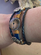 Armband-mehrsträngig, Baum des Lebens, blau, Symbol Lakhovsky MWO Schwingkreis Oszillator Antenne (stromlos), schwarze Disc gold legiert + Kupfer unterlegt ca. 18 mm hinter Glas, Einhak Verschluss