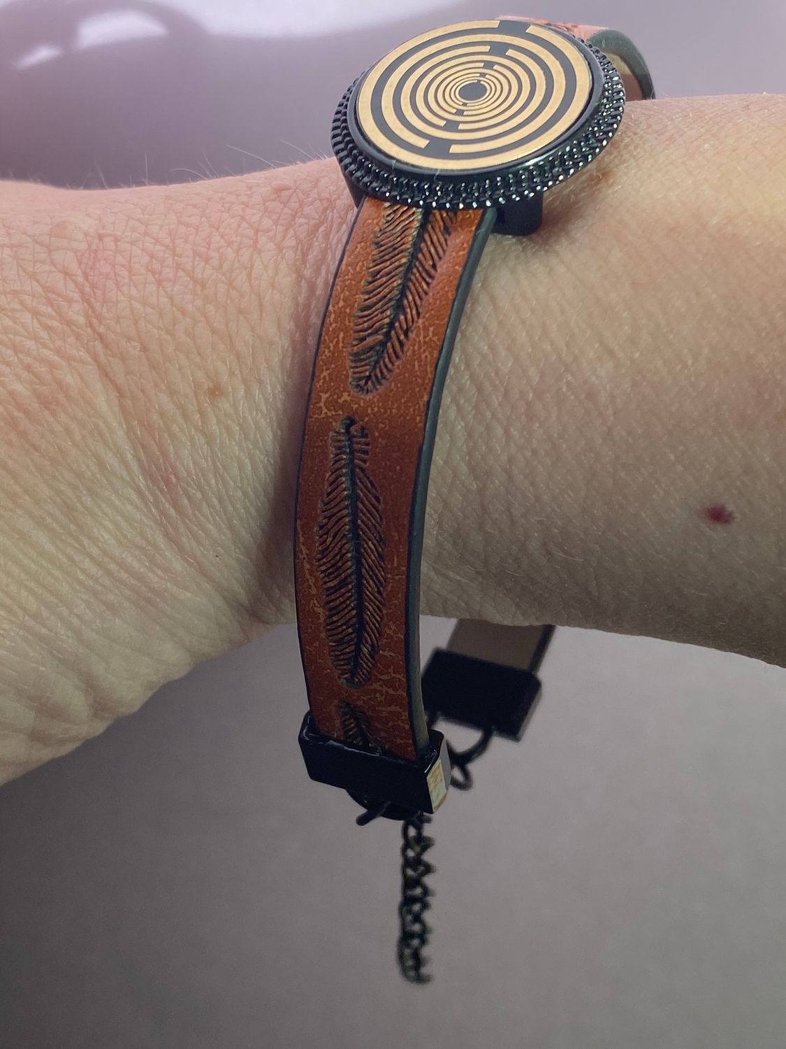 Armband - Feder, braun eingearbeitete Lakhovsky MWO Schwingkreis Oszillator Antenne (stromlos), Disc gold legiert + Kupfer unterlegt ca. 18 mm