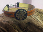 Armband - Feder, braun eingearbeitete Lakhovsky MWO Schwingkreis Oszillator Antenne (stromlos), Disc gold legiert + Kupfer unterlegt ca. 18 mm