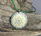 Amulett – Fassung Blume des Lebens – Bifilar / Fermat + Vector Equilibrium – 30 mm / goldlegiert / nachtschwarz – Produktansi