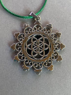 Amulett – Samen des Lebens – Sri Yantra – – Sri Yantra – 25 mm / nachtschwarz – Produktansicht 1