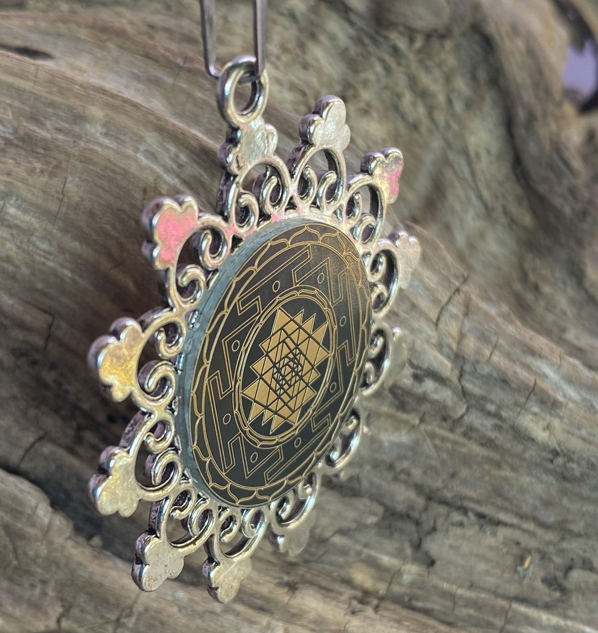 Amulett – Samen des Lebens – Sri Yantra – – Sri Yantra – 25 mm / nachtschwarz – Produktansicht 1