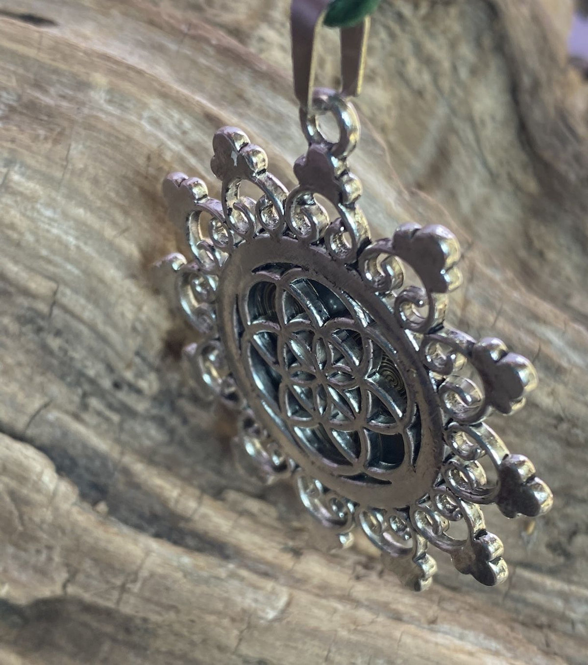 Amulett – Samen des Lebens – Sri Yantra – – Sri Yantra – 25 mm / nachtschwarz – Produktansicht 1