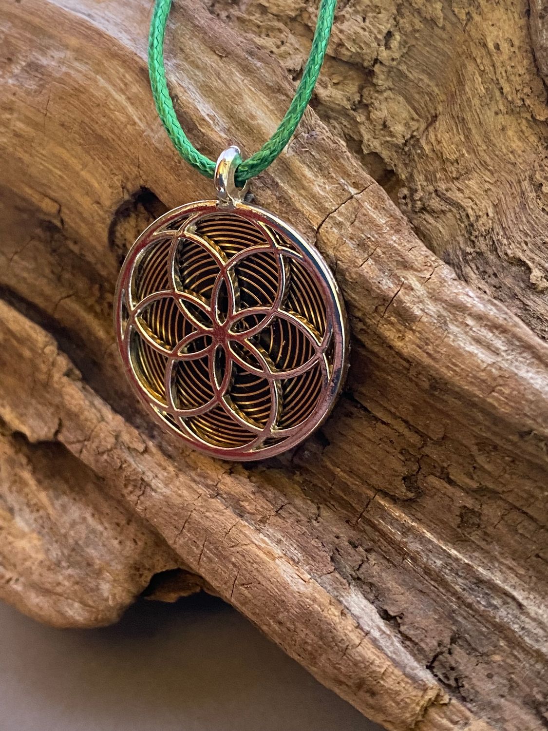 Amulett – Fassung Blume des Lebens – Bifilar / Fermat + Vector Equilibrium – 30 mm / goldlegiert / nachtschwarz – Produktansi