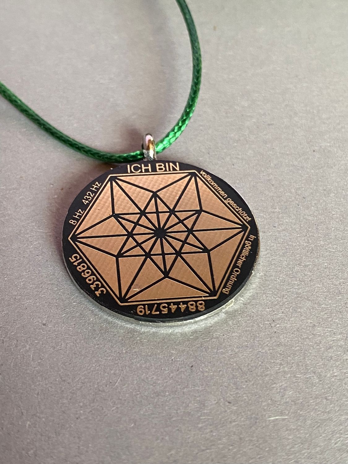 Amulett – Fassung Blume des Lebens – Bifilar / Fermat + Vector Equilibrium – 30 mm / goldlegiert / nachtschwarz – Produktansi