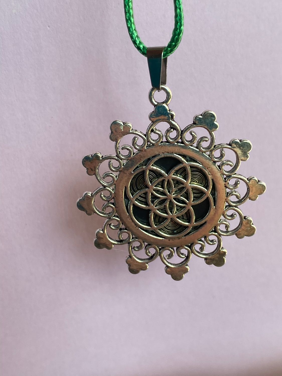 Amulett – Samen des Lebens – Sri Yantra – – Sri Yantra – 25 mm / nachtschwarz – Produktansicht 1