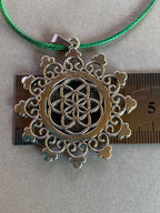 Amulett – Samen des Lebens – Sri Yantra – – Sri Yantra – 25 mm / nachtschwarz – Produktansicht 1