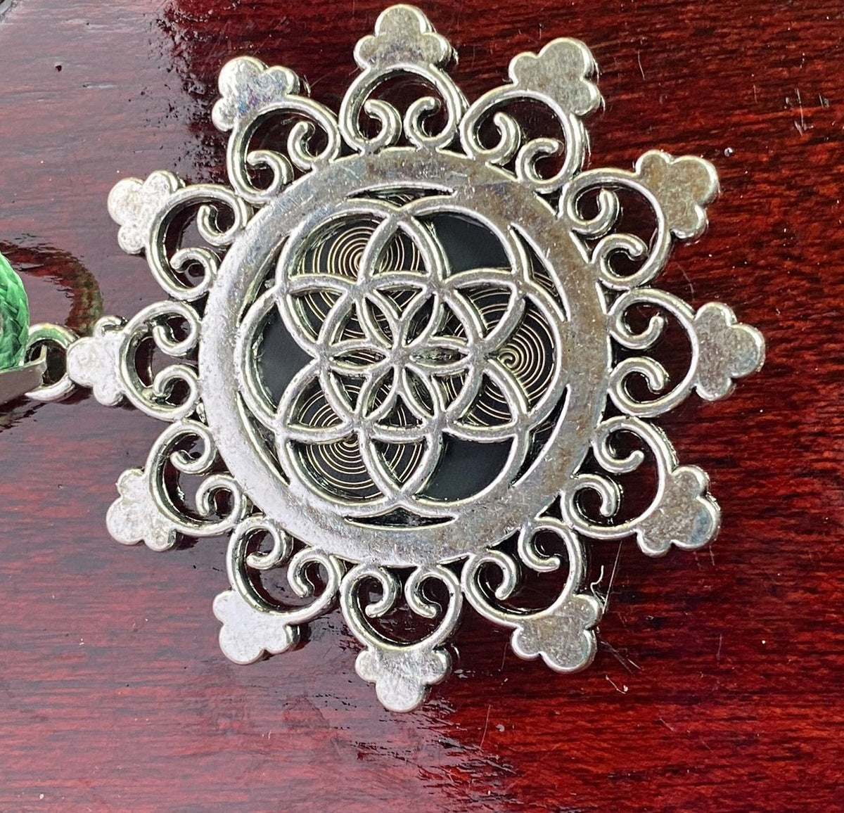 Amulett – Samen des Lebens – Sri Yantra – – Sri Yantra – 25 mm / nachtschwarz – Produktansicht 1