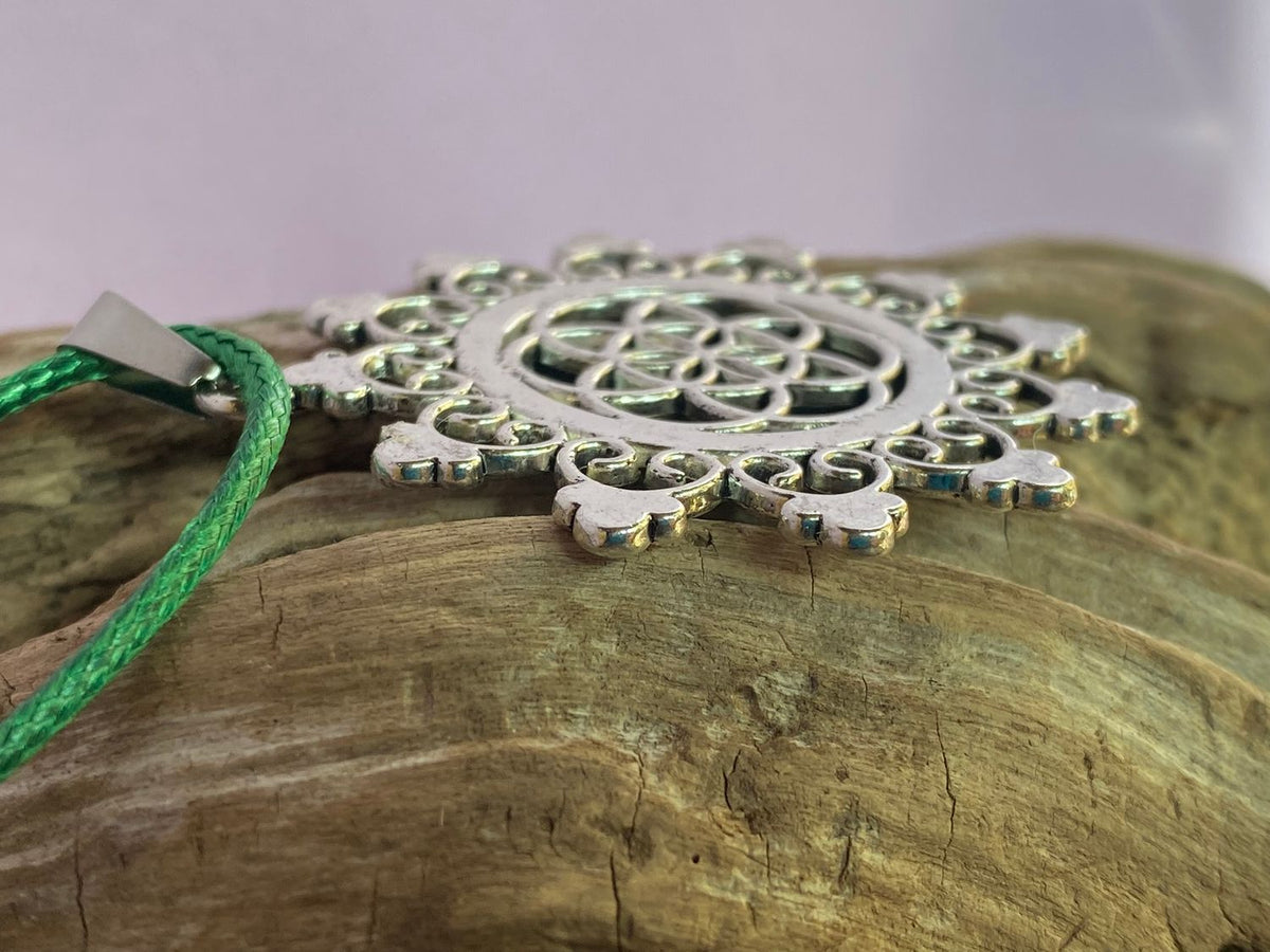 Amulett – Samen des Lebens – Sri Yantra – – Sri Yantra – 25 mm / nachtschwarz – Produktansicht 1