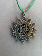 Amulett – Samen des Lebens – Sri Yantra – – Sri Yantra – 25 mm / nachtschwarz – Produktansicht 1