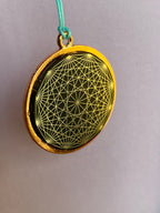 Amulett – Blume des Lebens, Dodecagram als nachtschwarzer 35 mm Coin mit Gold Legierung eingearbeitet – Produktansicht 1