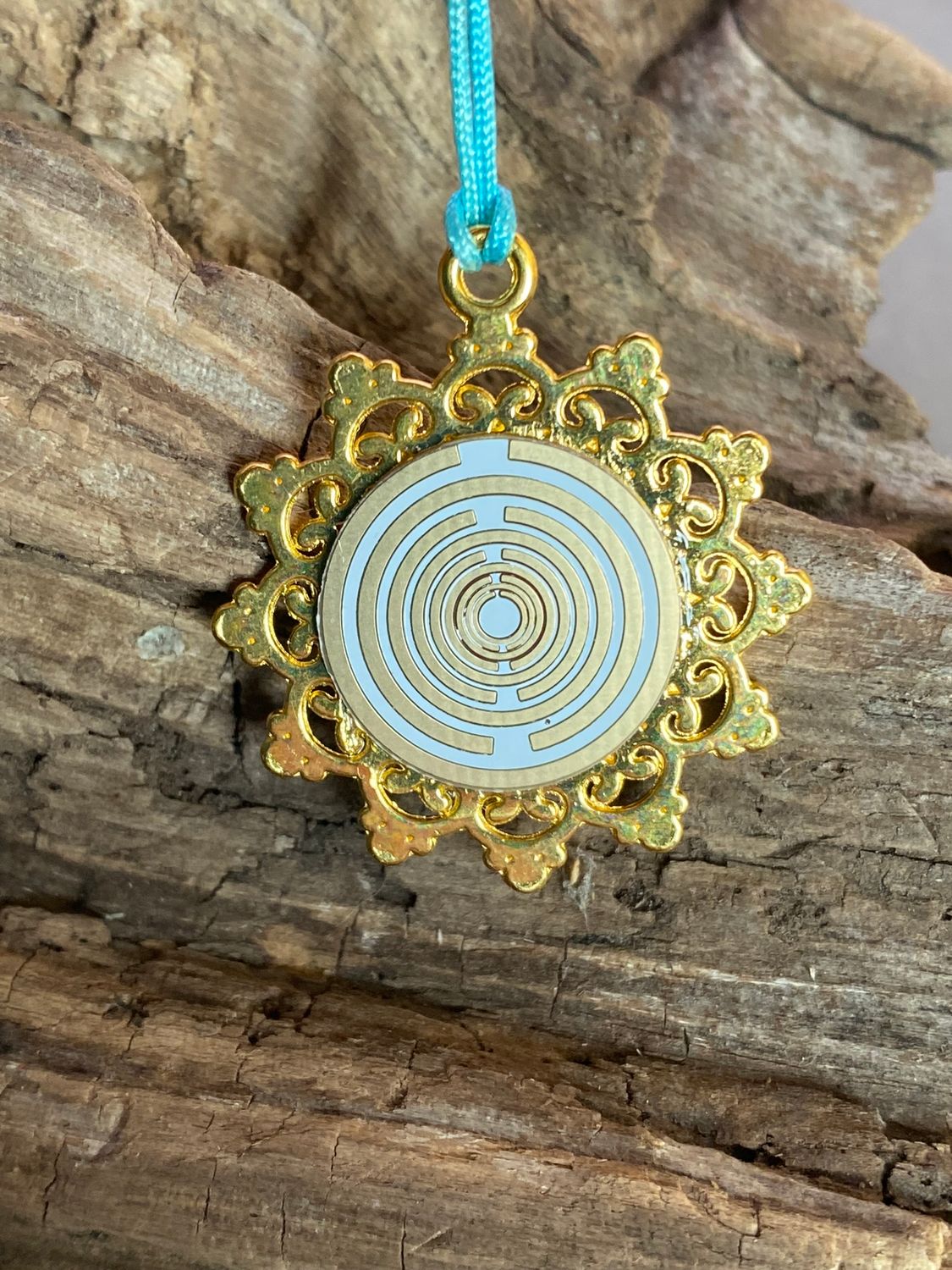 Amulett – Blume des Lebens, Lakhovsky MWOals weißer Coin mit goldlegiert eingearbeitet – Produktansicht 1