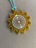 Amulett – Blume des Lebens, Lakhovsky MWOals weißer Coin mit goldlegiert eingearbeitet – Produktansicht 1