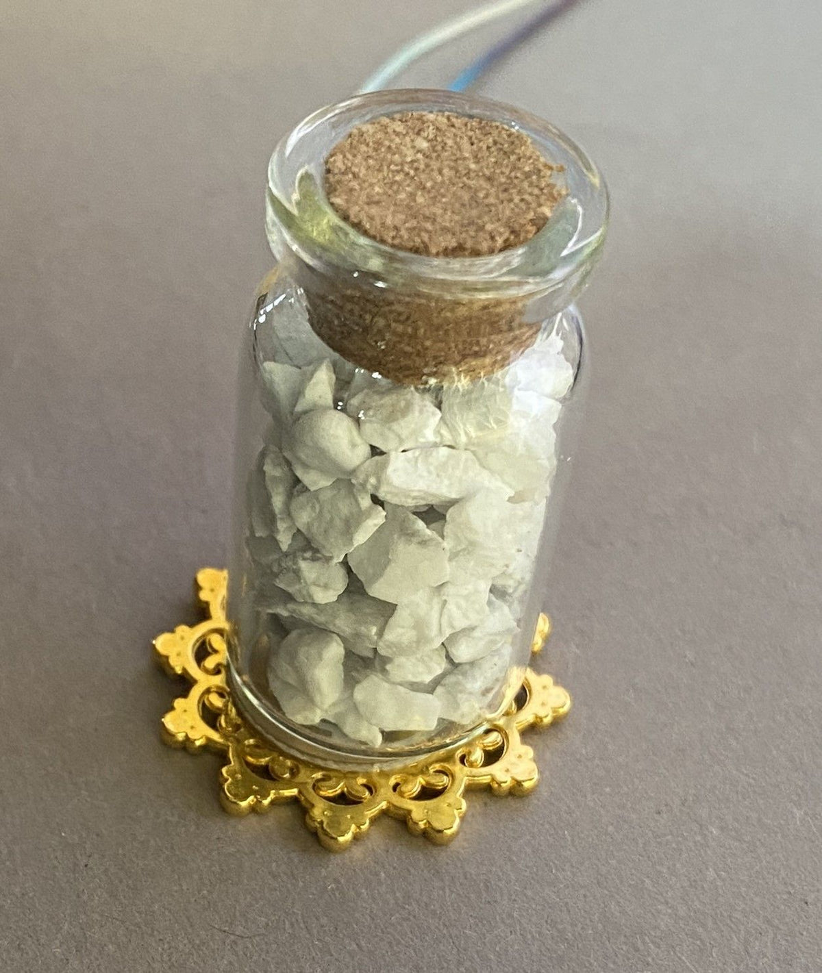Amulett – Blume des Lebens, Lakhovsky MWOals weißer Coin mit goldlegiert eingearbeitet – Produktansicht 1