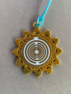 Amulett – Blume des Lebens, Lakhovsky MWOals weißer Coin mit goldlegiert eingearbeitet – Produktansicht 1
